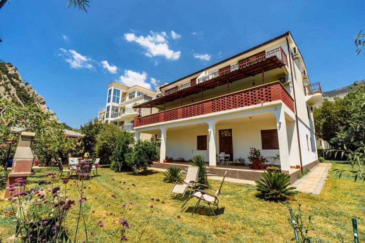 Apartments Viktorija Petrovac Exteriör bild