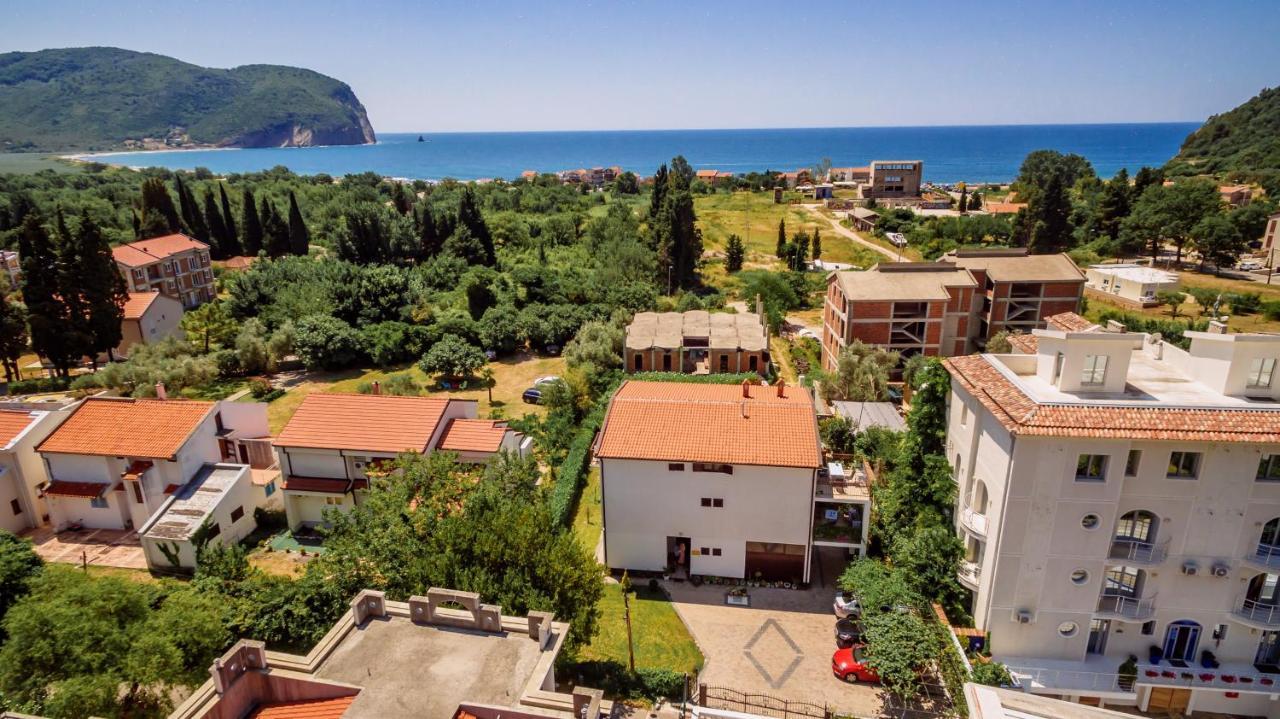 Apartments Viktorija Petrovac Exteriör bild