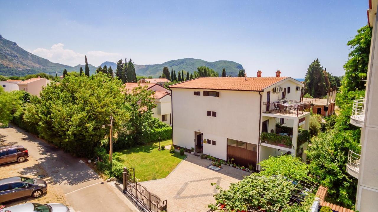 Apartments Viktorija Petrovac Exteriör bild